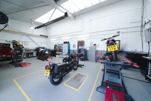 servicing-bulldog-triumph-3.jpg