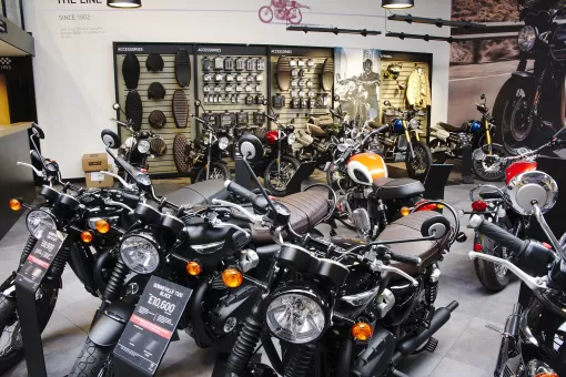 showroom-bulldog-triumph-10.jpg