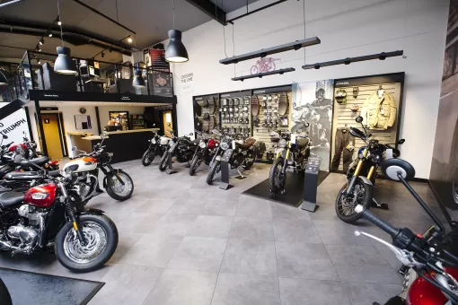 showroom-bulldog-triumph-13.jpg
