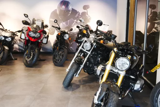 showroom-bulldog-triumph-17.jpg