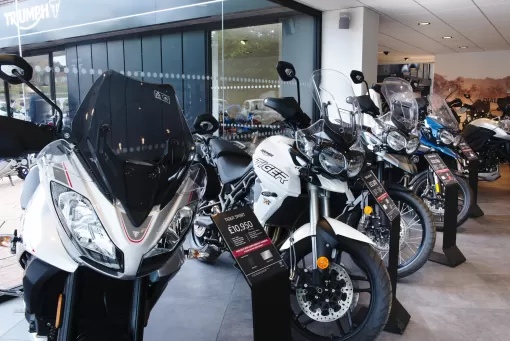 showroom-bulldog-triumph-26.jpg