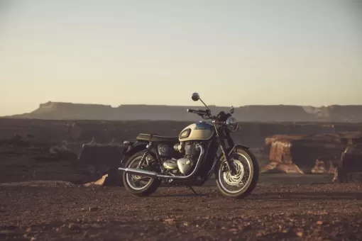 triumph-oct25-modernclassicsupdates-body12.jpg