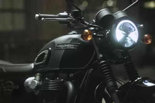 triumph-oct25-modernclassicsupdates-body15.jpg
